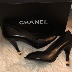 Chanel open pump